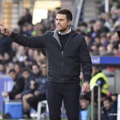 Lisci: “Por suerte el club no me deja hablar de los árbitros”