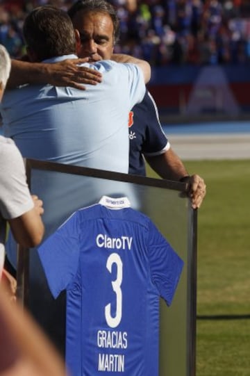 Decimoquinta fecha, Campeonato de Apertura 2015.
El entrenador de Universidad de Chile Martin Lasarte se despide al final del partido contra Huachipato por primera división en el estadio Nacional de Santiago, Chile.