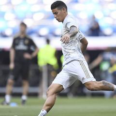 Napoli cree que la llegada de James sigue siendo posible