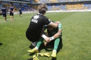 Los jugadores del Cádiz totalmente abatidos. 