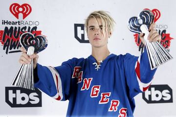 ¡Justin Bieber se pone rastas y deja loco a Internet ! ¯\_(ツ)_/¯