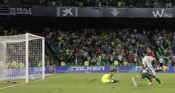 4-0. Sanabria marcó el cuarto gol.