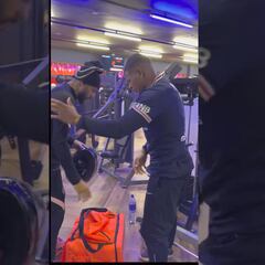 Falsos Mbappé y Neymar van a gimnasio en Francia y vuelven locos a los asistentes