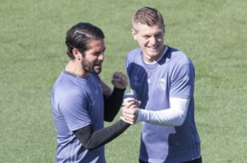 Risas y buen rollo en el entrenamiento del Real Madrid