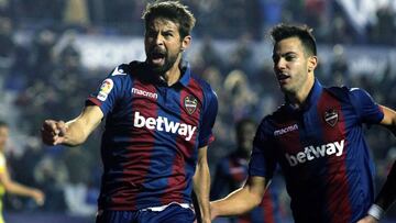 GRAF4638. VALENCIA, 04/01/2019.- El defensa del Levante UD. Jorge Andújar "Coke" (i) celebra su gol, segundo del equipo ante el Girona, durante el partido de la 18 jornada de Liga en Primera División que se juega esta tarde en el e