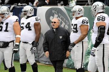 Llegó a Oakland en 2013 como coach asistente en 2013.