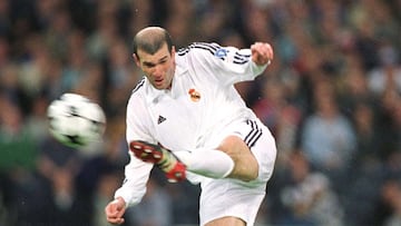 Si Anelka se convirtió en 1999 en el fichaje más caro en la historia del Real Madrid, dos años después le superaría su compatriota Zinedine Zidane. El mediocampista costó más de 75 millones de euros, por aquel entonces, 11.500 millones de pesetas. Zidane ha dejado huella en la historia del deporte rey por su elegancia. Para el recuerdo queda la volea en la final de Champions de Glasgow, que da a los madridistas la Novena. En 2006 cuelga las botas como madridista y después de una final del Mundial aciaga para él. Pierde ante Italia y se marcha expulsado por el cabezazo a Materazzi.