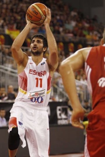 Ricki Rubio durante el partido preparatorio del Mundial de Baloncesto 2014 entre España y Turquia disputado en el Palacio de Deportes de Granada. 