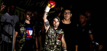 Kiko Martínez, camino al ring para su combate contra Marc Vidal.