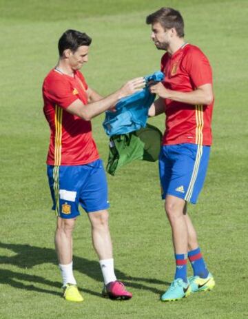 Aduriz y Piqué.