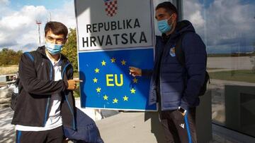 Zubimendi y Roberto L&oacute;pez, ayer en la frontera con Croacia