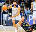 Ricky y Tomic mantienen a flote a la Penya