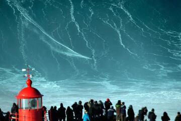 Nazaré, Portugal, uno de los grandes templos del surf. Sebastien Steudtner.