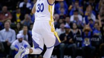 Stephen Curry destrona a LeBron en la venta de camisetas