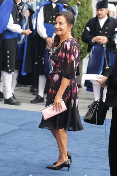 Paloma Rocasolano a su llegada al Teatro Campoamor para asistir a la ceremonia de entrega de los 'Premios Princesa de Asturias 2025.