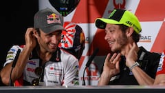 Zarco con Rossi en la rueda de prensa de Australia.