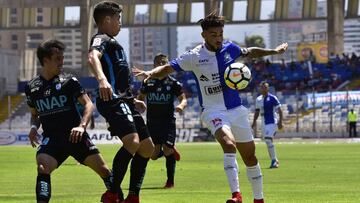 Futbol, Deportes Antofagasta vs Deportes Iquique 
 Cuarta fecha, campeonato Scotiabank 2018
 El jugador de Deportes Antofagasta Paulo Magalhaes, izquierda derecha centro, disputa el balon con Esteban Carvajal de Deportes Iquique durante el partido de prim