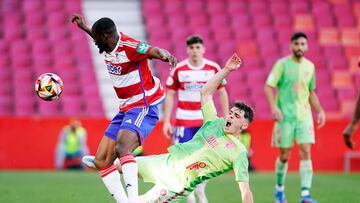 Gabilondo se anticipa a Lassina en el ´Recre Granada-Málaga.