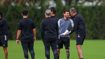 Inter Miami CF player #10 Lionel Messi (2R) trains at the Florida Blue Training Center next to DRV PNK Stadium in Fort Lauderdale, Florida, on January 17, 2024. Inter Miami will play a friendly match against El Salvador's national team on January 19 in San Salvador. (Photo by Chris Arjoon / AFP)