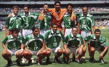 Copa Oro desde el Qualcomm Stadium, 13 de febrero del 2000.
Miguel Zepeda, José Manuel Abundis, Rafael Márquez, Claudio Suárez. . .