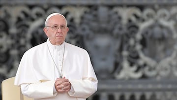 El médico que atendió al Papa Francisco, el Dr. Sergio Alfieri, admitió que el equipo médico estuvo a punto de suspender el tratamiento para dejarlo morir en paz.