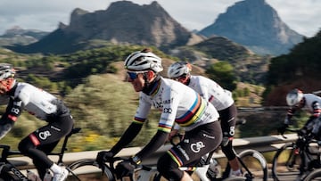 Pogacar, en un entrenamiento de pretemporada del UAE.