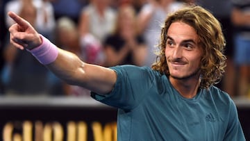 Tsitsipas avanza y jugar¨¢ su primer duelo oficial con Federer
