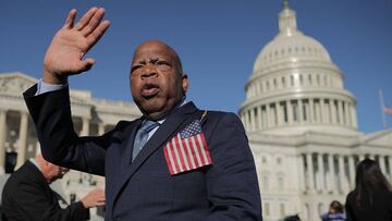 La liga de f&uacute;tbol de USA y Canad&aacute; se pronunci&oacute; sobre la partida del activista y congresista en Estados Unidos, quien luch&oacute; contra el c&aacute;ncer.