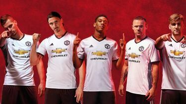 Ibra encabeza la imagen de la tercera camiseta del United