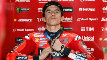 Buriram (Thailand), 01/03/2025.- Ducati Lenovo Team rider Marc Marquez of Spain prepares in the paddock during the MotoGP free practice 2 of the Motorcycling Grand Prix of Thailand at Chang International Circuit, Buriram province, Thailand, 01 March 2025. (Motociclismo, España, Tailandia) EFE/EPA/RUNGROJ YONGRIT