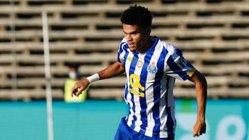 Luis D&iacute;az durante un partido con el Porto.