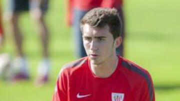 A LO SUYO. Laporte trabajó ayer con los titulares en Lezama.