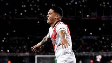 Juan Fernando Quintero anotó de penal en victoria de River.