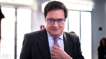 El ministro para la Transformación Digital y de la Función Pública, Óscar López, en la clausura del acto con motivo del Día de la Consultoría 2024, en el Palacio de Neptuno, a 26 de noviembre de 2024, en Madrid (España). El evento, organizado por la Asociación Española de Empresas de Consultoría (AEC), es una jornada de networking que permite conocer sectores estratégicos como banca, defensa, movilidad, turismo, automoción, seguros, tecnologías de la información y consultoría.
26 NOVIEMBRE 2024;AEC;ECONOMIA;CONSULTORIA
Diego Radamés / Europa Press
26/11/2024