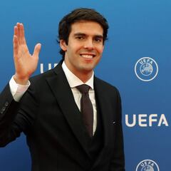 Kaká es tentado por el fútbol italiano