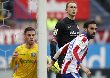 El primer encuentro liguero de Oblak con el Atlético tuvo que esperar. Fue en la jornada 28 de la temporada 2014-15. El 21 de marzo de 2015 el Atlético ganó 2-0 al Getafe y el portero esloveno tuvo un choque tranquilo. Marcaron Torres y Tiago y el Atlético formó con: Oblak; Juanfran, Giménez, Godín, Gámez; Gabi, Tiago, Koke, Arda Turan (Mario Suárez, 92'); Raúl Jiménez (Griezmann, 63') y Torres (Cani, 92'). Ante el Elche cumplió su partido 225 en el campeonato liguero. 