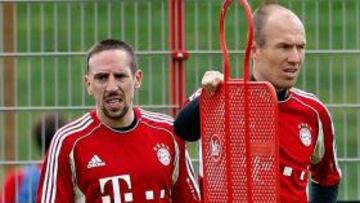 Arjen Robben renueva con el Bayern hasta 2015