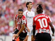 Soccer Football - LaLiga - Athletic Bilbao v Osasuna - San Mames, Bilbao, Spain - April 21, 2026 Athletic Bilbao's Gorka Guruzeta celebrates scoring their first goal REUTERS/Vincent West