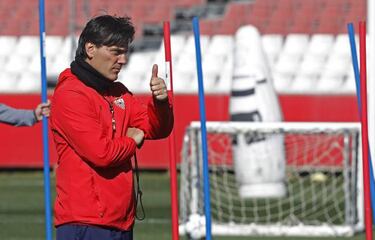 Sevilla-Man United: Montella out to stop Alexis Sánchez