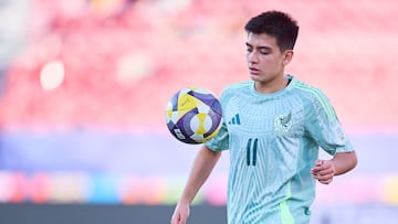 Gilberto Mora of Mexico during FIFA U-20 Mens World Cup Chile 2025 match between Spain and Mexico (Mexican National team) as part Group-C at Estadio Nacional Julio Martinez Pradanos, on October 01, 2025 in Santiago, Chile.