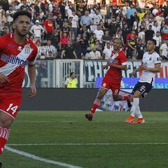 Colo Colo cae ante Curicó y se aleja de UC y la punta