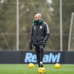 Giráldez tiene que dar sus primeros disgustos