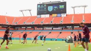 La selecci&oacute;n inglesa realiz&oacute; una sesi&oacute;n en el estadio de Miami donde hoy se enfrenta a Ecuador.
 