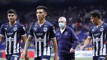 jugadores de Monterrey en un partido amistoso contra Chivas