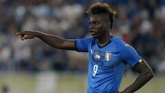 Balotelli takes aim at offensive banner displayed in Italy friendly