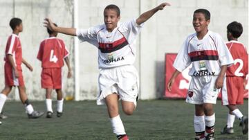 10 fotos inéditas de Thiago Alcántara, estrella del Liverpool