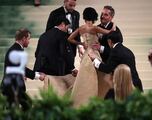 Viral moment from the Met Gala: Tyla gets carried up the stairs