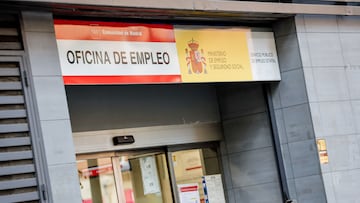 Fachada de la Sepe de Acacias, a 2 de diciembre de 2022, en Madrid (España). La contratación cae un 29,5%, pero los indefinidos se duplican y suponen el 43,2% del total. El número de parados registrados en las oficinas de los servicios públicos de empleo (antiguo Inem) bajó en 33.512 desempleados en noviembre en relación al mes anterior, su segundo mayor retroceso en este mes dentro de la serie histórica tras el experimentado en 2021.
02 DICIEMBRE 2022;MADRID;OFICINA DE EMPLEO;SEPE;PARO;CONTRATACIÓN;DESCENSO
Carlos Luján / Europa Press
02/12/2022