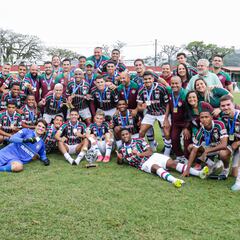 Dos chilenos son campeones en Brasil, pero no viven el mejor presente por una decisión técnica