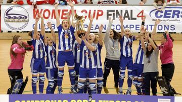 Las jugadoras del Voltregá celebran su victoria en la final del Campeonato de Europa de Clubes.